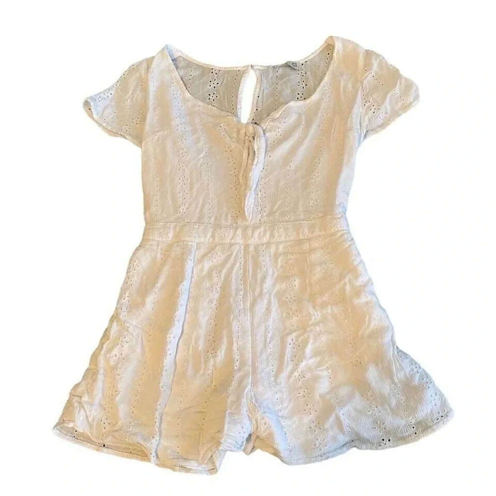 Hollister White Romper women Extra Small Eyelet Tie Front spring boho feminine